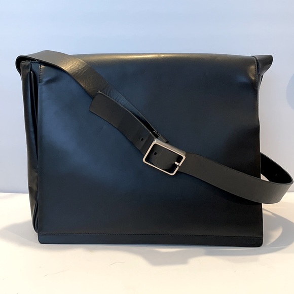 BALLY 100% Leather Black Unisex Crossbody Extra Long Messenger Bag - Picture 1 of 15